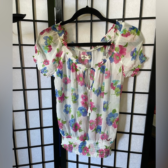 Hollister Floral Semi-Transparent Blouse - Picture 2 of 6